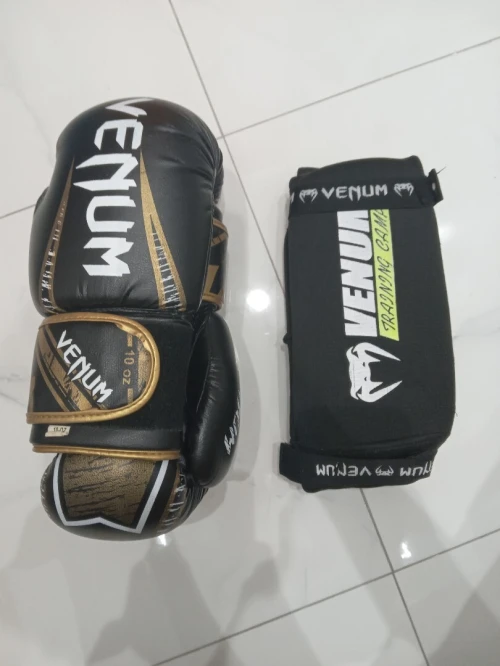 Gants et protege tibia d occasion +bandage 5m