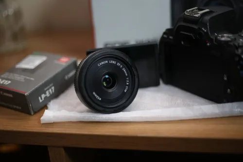 Canon EOS 250d