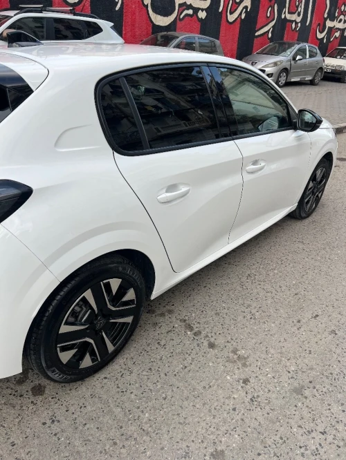 Peugeot 208 2024 Allure Pack