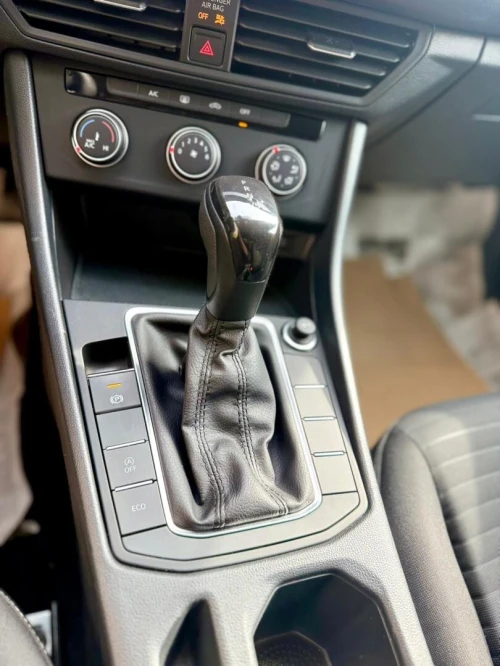 Volkswagen Jetta 2023 Confortline