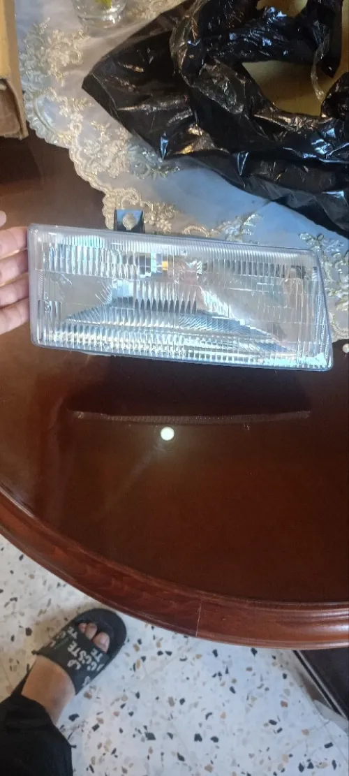 Phare côté droite et calandre Chrysler voyager 1991-1996