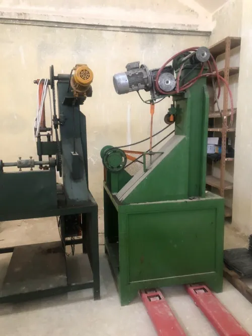 Machine fabrication des caissette 