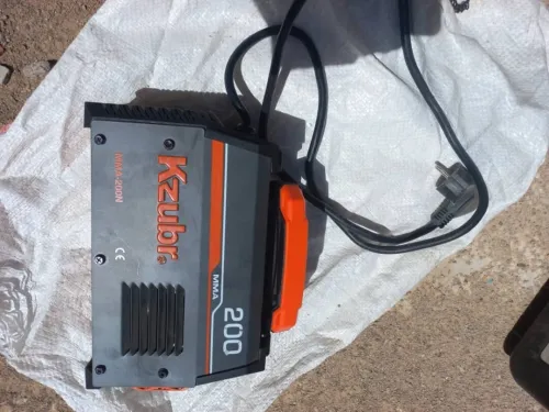 الة تلحيم welding machine machine à souder Kzubr MMA-200N 