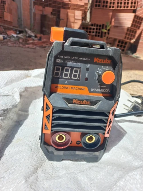 الة تلحيم welding machine machine à souder Kzubr MMA-200N 