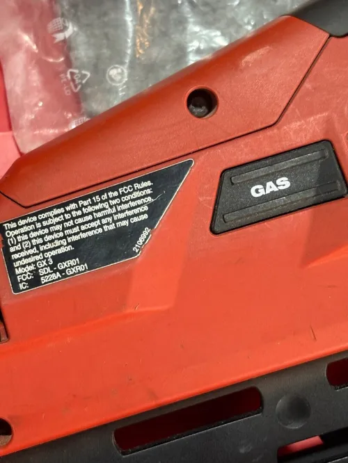 Cloueur Hilti GX3 + gaz +  quasiment neuf 