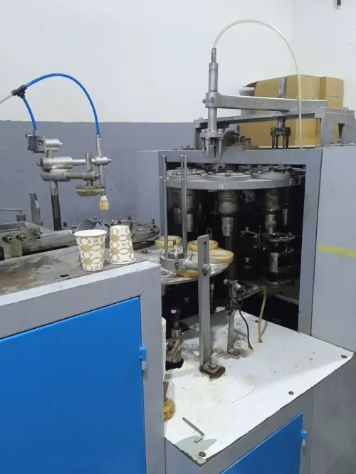 Machine à gobelets 
