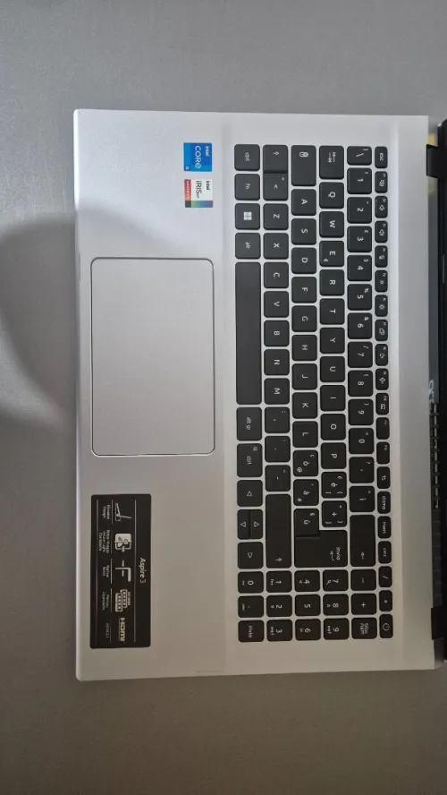 ACER ASPIRE 3 INTLE i5-1235U 1.30 GHz 16g ddr4 512 ssd nvme 15.6"