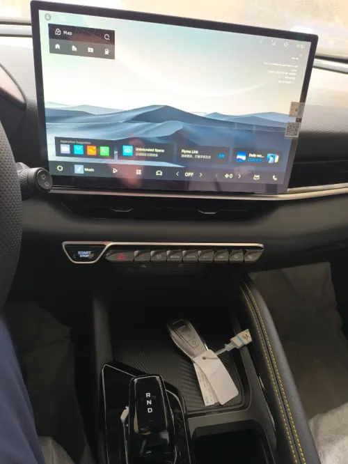 Geely Coolray 2025 