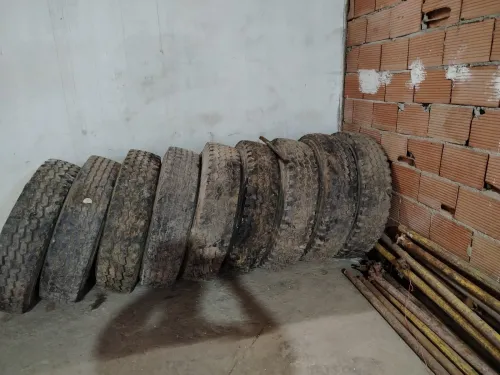 Pneu 1000R 20