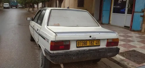 Renault 9 1982 9
