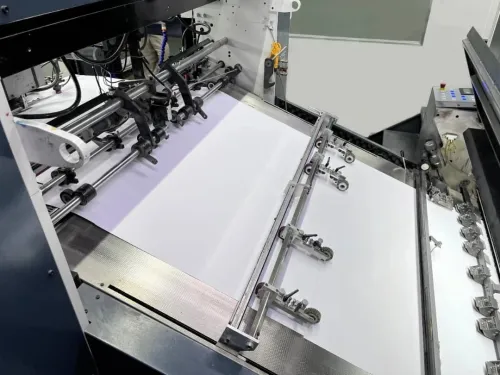 Machine d'impression sur les feuilles métaliques