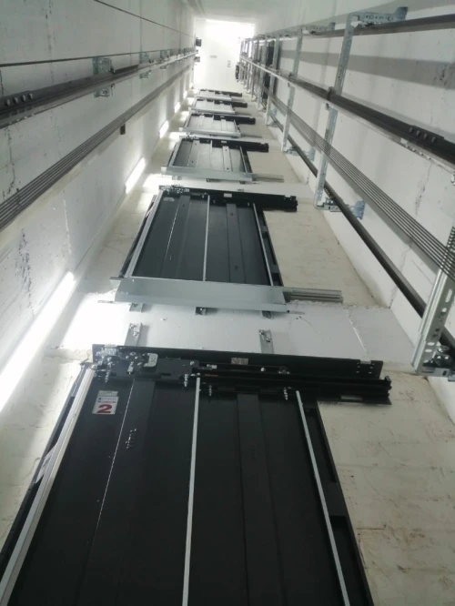 Fourniture et pose tous types d'ascenseurs, تركيب، تجديد، وصيانة المصاعد Installation ascenseur