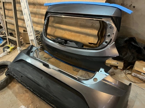 Hayon + pare choc arrière Dacia stepway 3