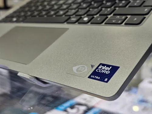 LAPTOP DELL LATITUDE 5450 (2025) INTEL CORE ULTRA 5 135U 16 GB DDR5 5600Mhz 256GB NVMe ECRAN 14'' Tactile