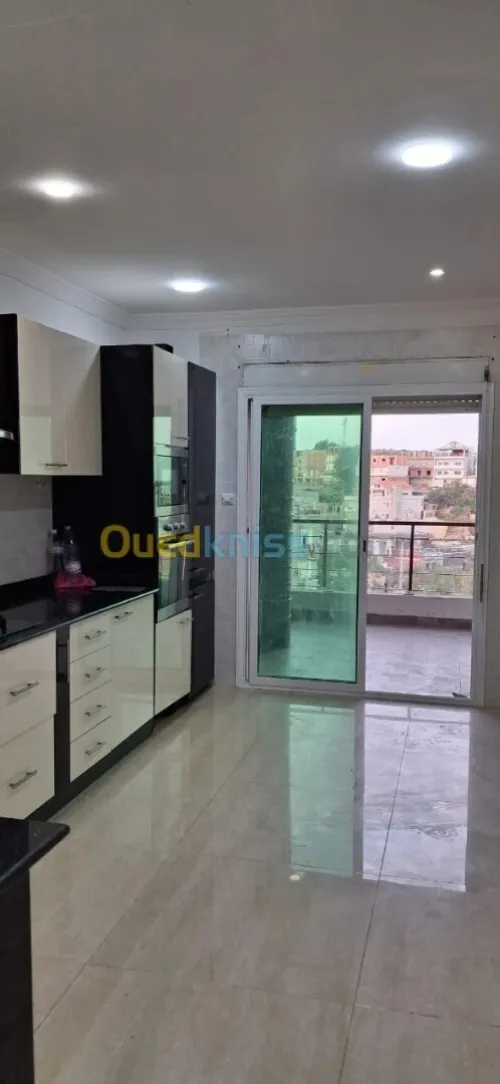 Location Appartement F4 Annaba Annaba