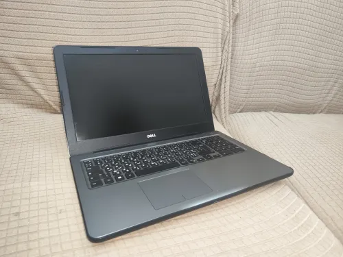Dell Inspiron 15 (5567) | Core i7 7e Gen | 12 Go RAM | 256 SSD | GPU 4 Go | Très Bon État