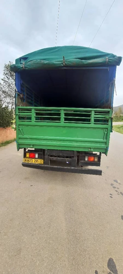 Isuzu NPR 1985