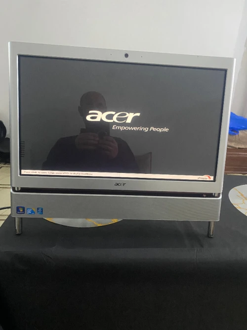acer aspire Z5610 tout en un ecran tactile 24"