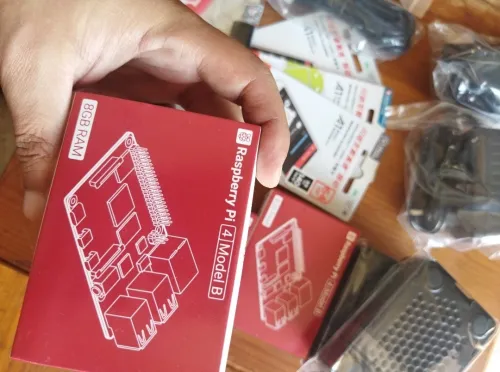 Raspberry pi4 8GO neuf (livraison disponible)