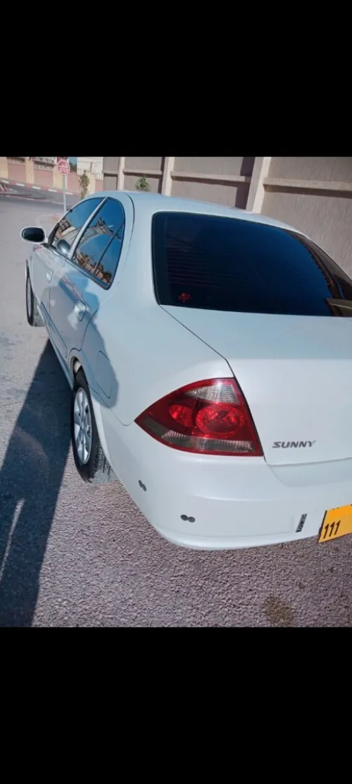 Nissan Sunny 2011 B 10