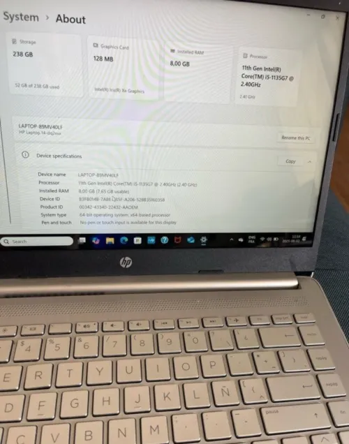 PC portable HP 14-dq2xxx équipé d'un processeur Intel Core i5 de 11e génération.
