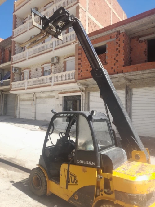 Clarke JCB 2010