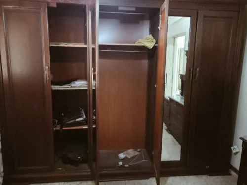 Armoire deux pirtes
