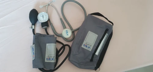 Tensiometre avec stetoscope marque MDF