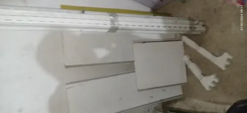 رفوف معدنية لمحل تجاري Etagères métalliques pour magasin