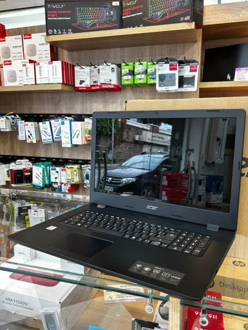 ACER ASPIRE 3 8GB 128GB 1TB HDD ÉCRAN 17"FHD