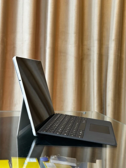 SURFACE PRO 8 i5-1135G7 8GB 256GB ÉCRAN 12" 2k TACTILE DÉTACHABLE