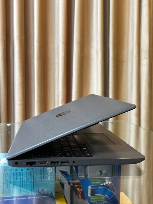 HP 250 G7 i5-1035G1 8GB 256GB ÉCRAN 15.6"HD 