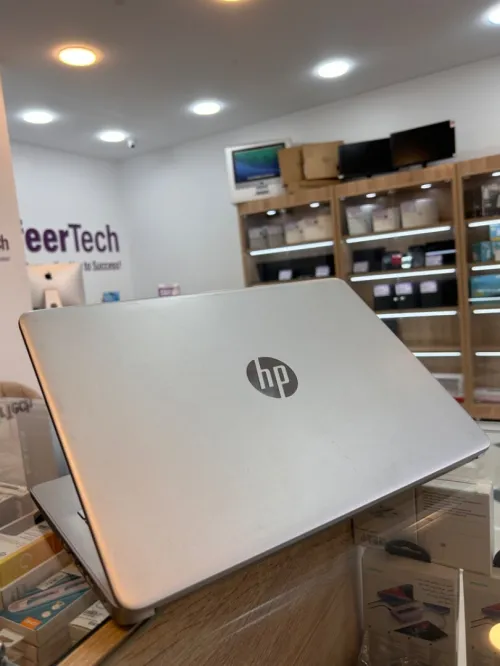 HP 14S 5400 I3-1215U 8GB 256 SSD 