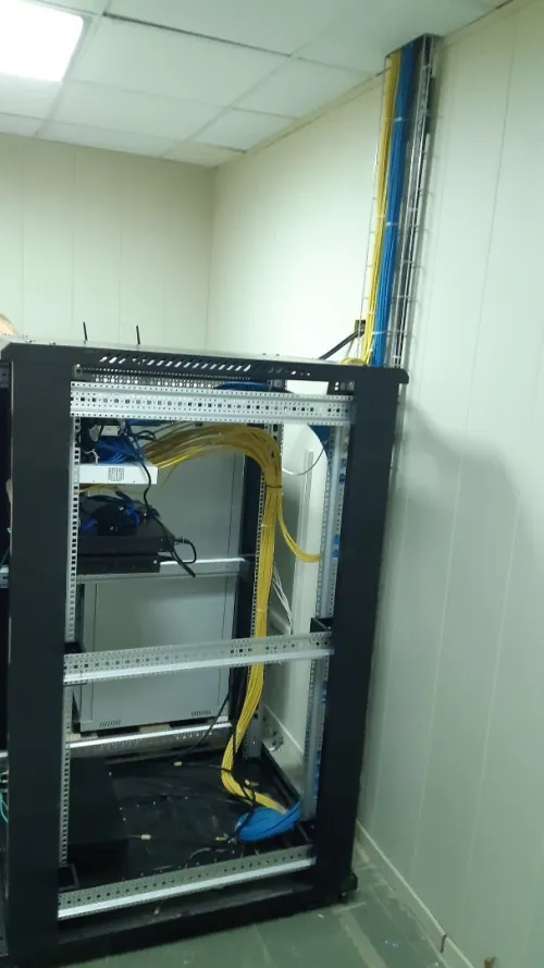 INSTALLATION ET LA MAINTENANCE DE SOLUTIONS COMPLÈTES EN RÉSEAUX INFORMATIQUES