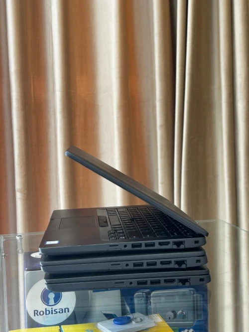 DELL 5400 i5-8250U 8GB 256GB 14"FHD TACTILE 