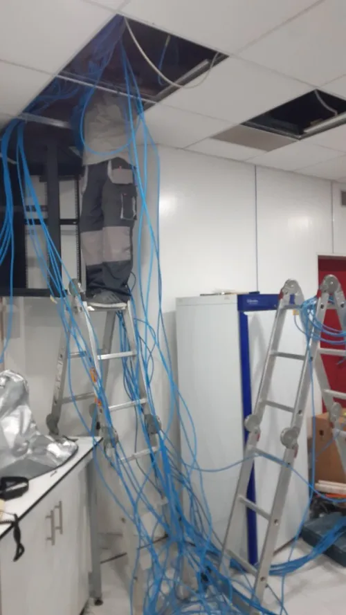 INSTALLATION ET LA MAINTENANCE DE SOLUTIONS COMPLÈTES EN RÉSEAUX INFORMATIQUES