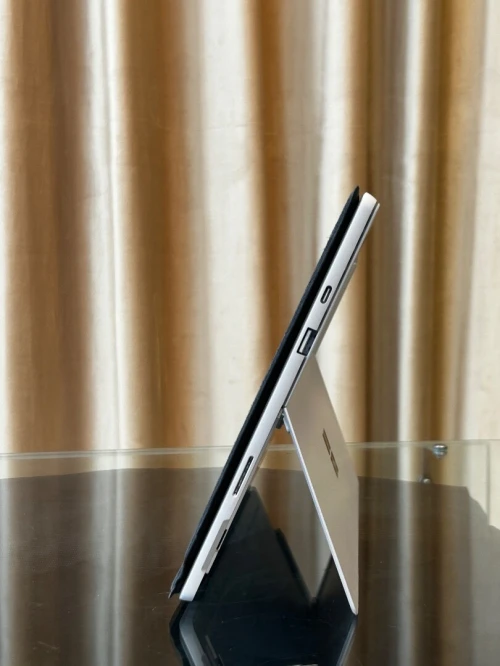 Surface pro 7 i5-1035G4 8GB 256GB ÉCRAN 12" 2k tactile 