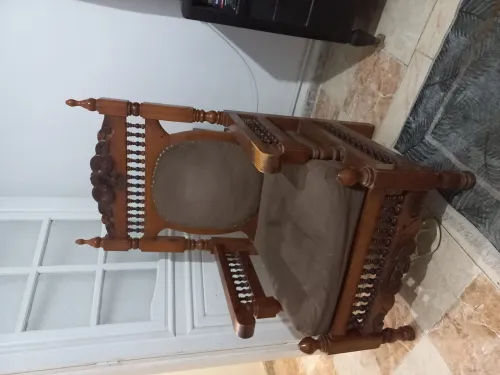 Fauteuil en bois rouge