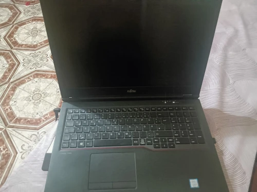 FUJITSU U759 I5 8EM 8 GB RAM 256 SSD AVEC CHARGEUR ET BATTERIE