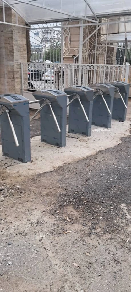 Installation Tourniquets de contrôle d accès
