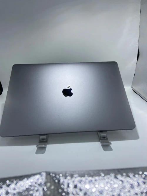 MacBook Pro 2017 i7 16/512 cycle 65 Touch Bar sans chargeur
