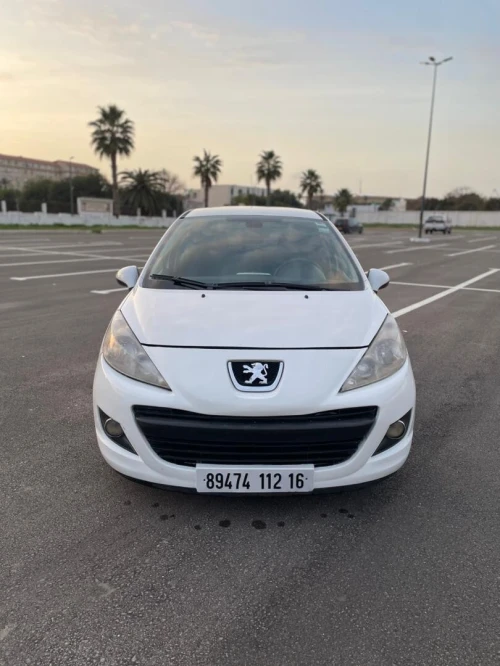 Peugeot 207 2012 Fennec