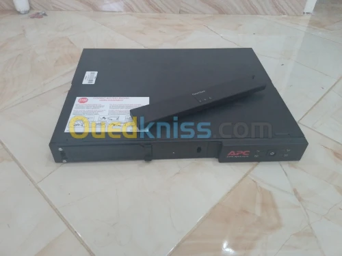Onduleur APC Smart-UPS SC 450VA 230V 1U Montable sur Rack/Tour