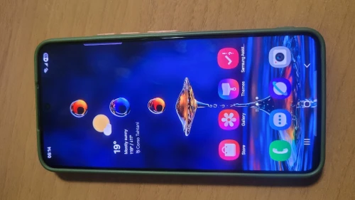 SAMSUNG GALAXY S22