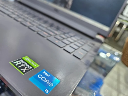 DELL G15 I5 11300H. RTX 3050. 16/512