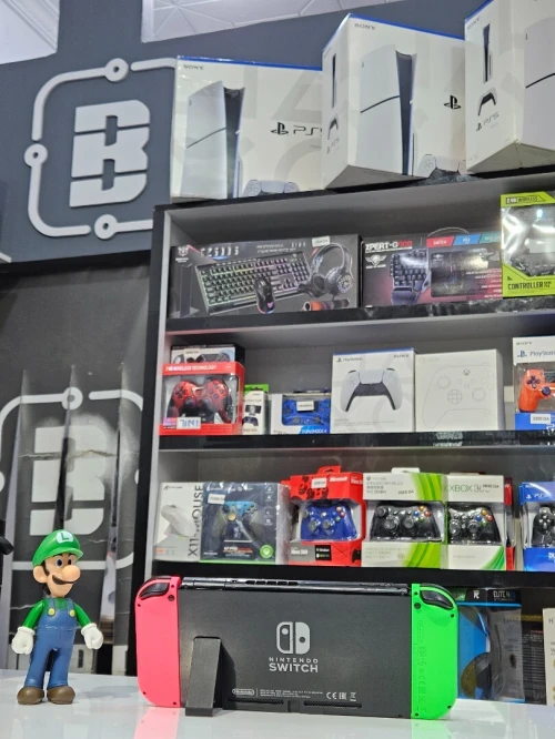 NINTENDO SWITCH CLASSIQUE FLACHÉ