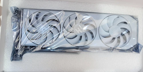 AMD 9060XT 16GO WHITE POWERCOLOR