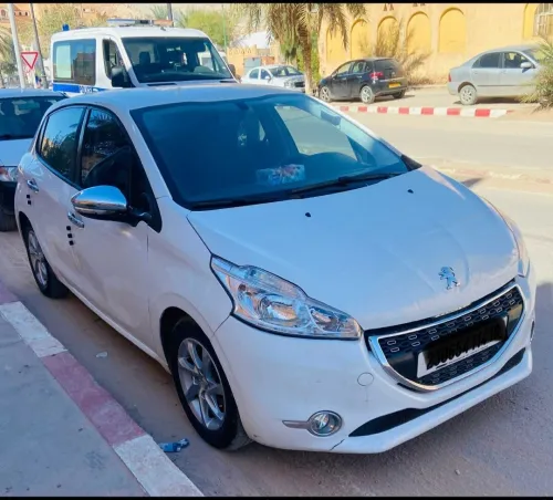 Peugeot 208 2014 Silver Line