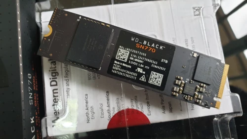 Western Digital Black SSD M2 Nvme Gen 4 2To neuf
