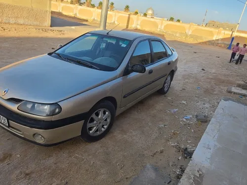 رونو لاقونا 2000 